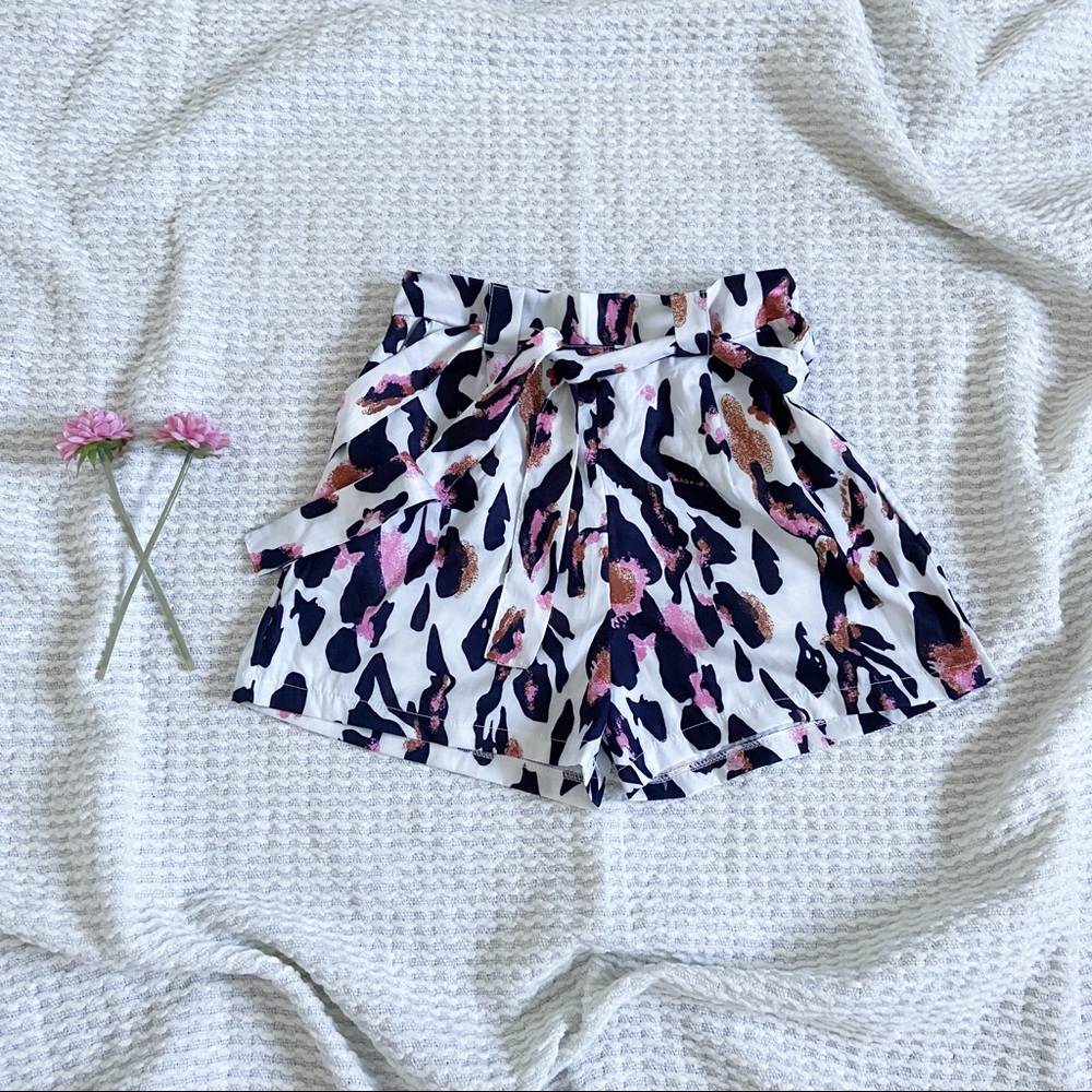 SALE $10 ✨Animal print short
